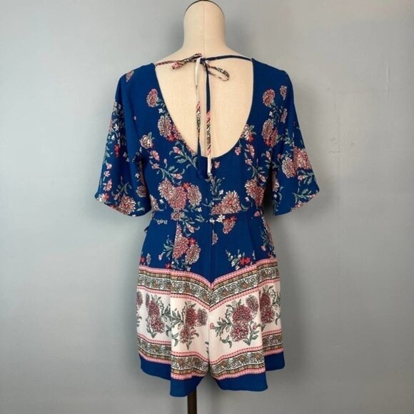 TRIXXI Clothing Company Midnight Blue Crepe Floral Suplice Romper Women's Size M - Picture 6 of 12
